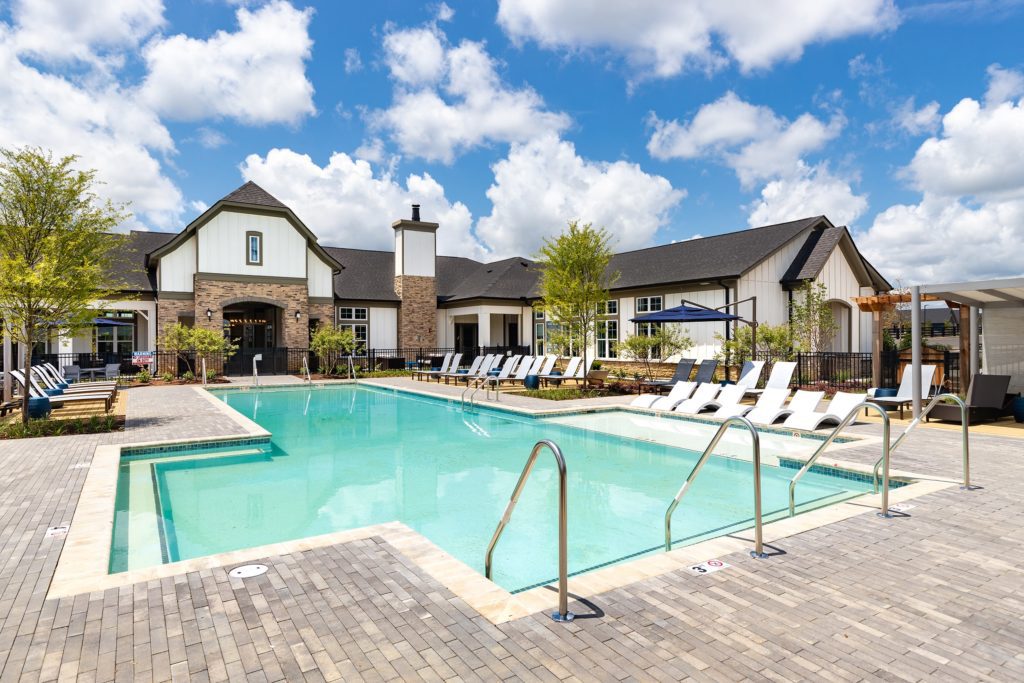 Mandolin pool